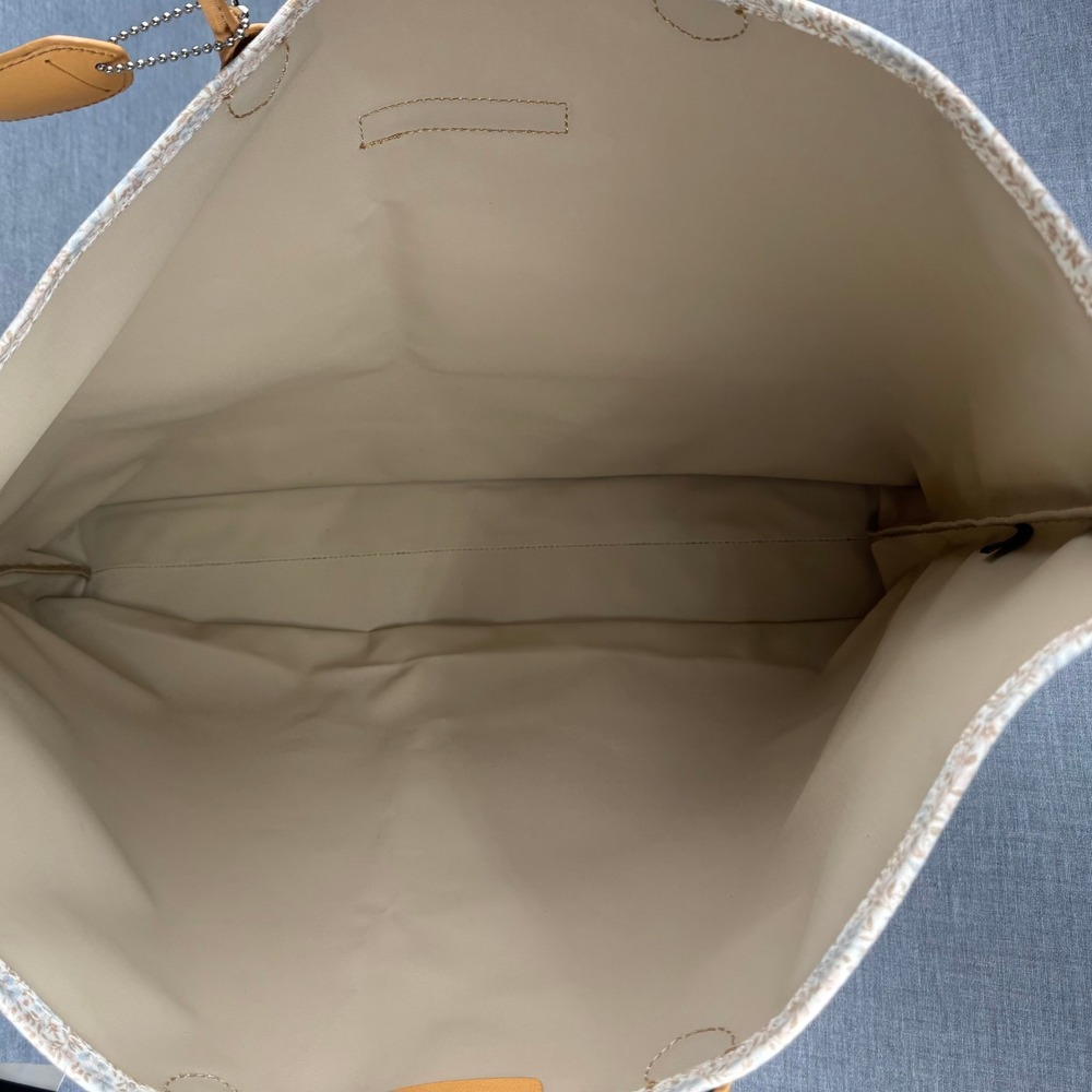 Marc by Marc Jacobs Lock It Pocket Tote Whitecap Grey Multi Canvas Leather NWT - Picture 8 of 14